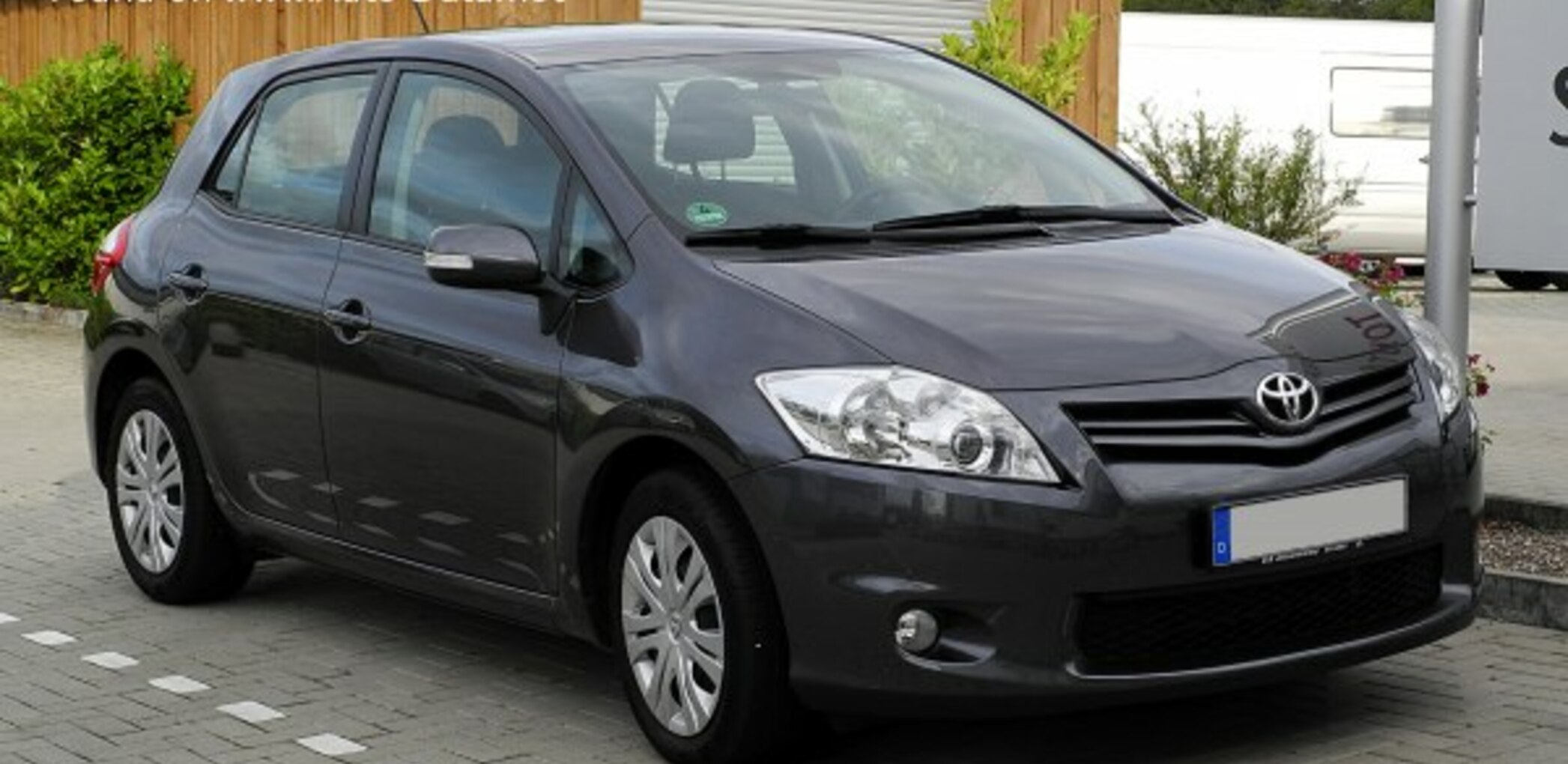 Toyota Auris (facelift 2010) 1.8 VVT-i (136 Hp) Hybrid CVT 2010, 2011, 2012 