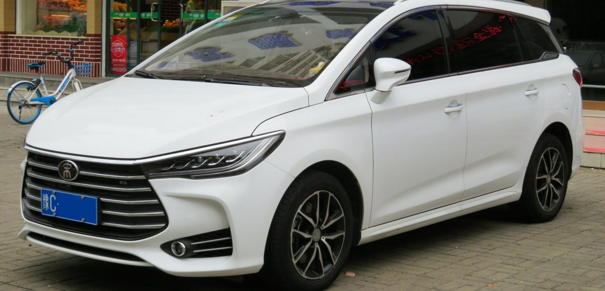 BYD Song Max EV 59.1 kWh (163 Hp) 2019, 2020