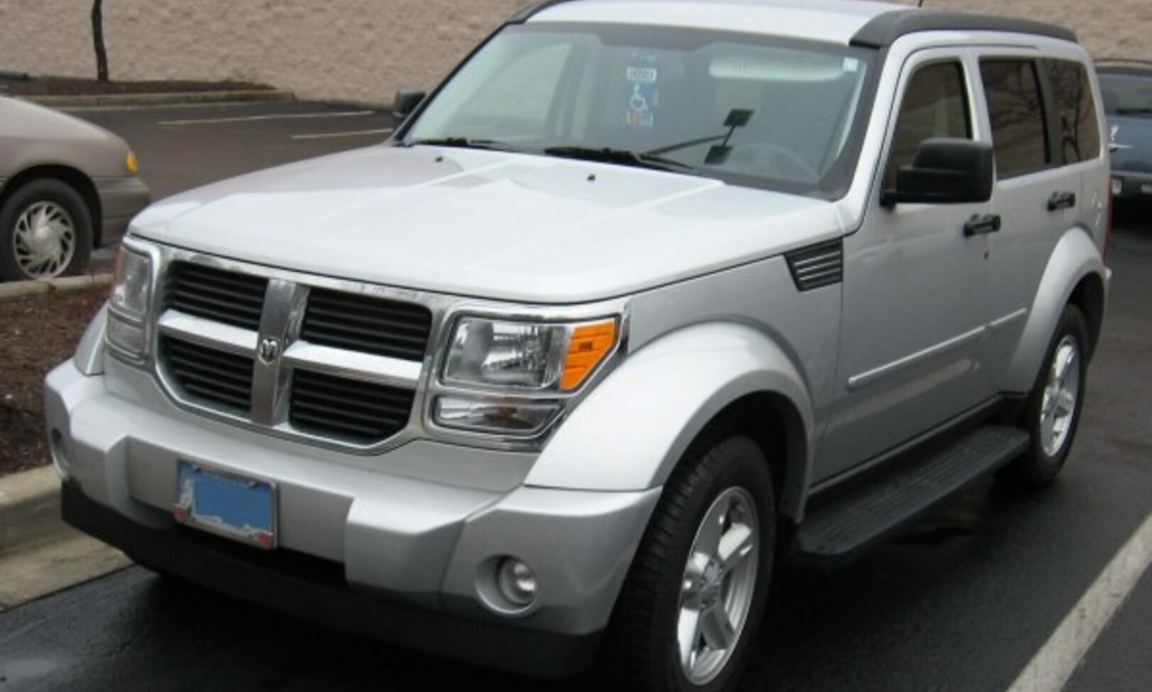 Dodge Nitro 3.7 i V6 12V 4WD (213 Hp) 2007, 2008, 2009, 2010, 2011