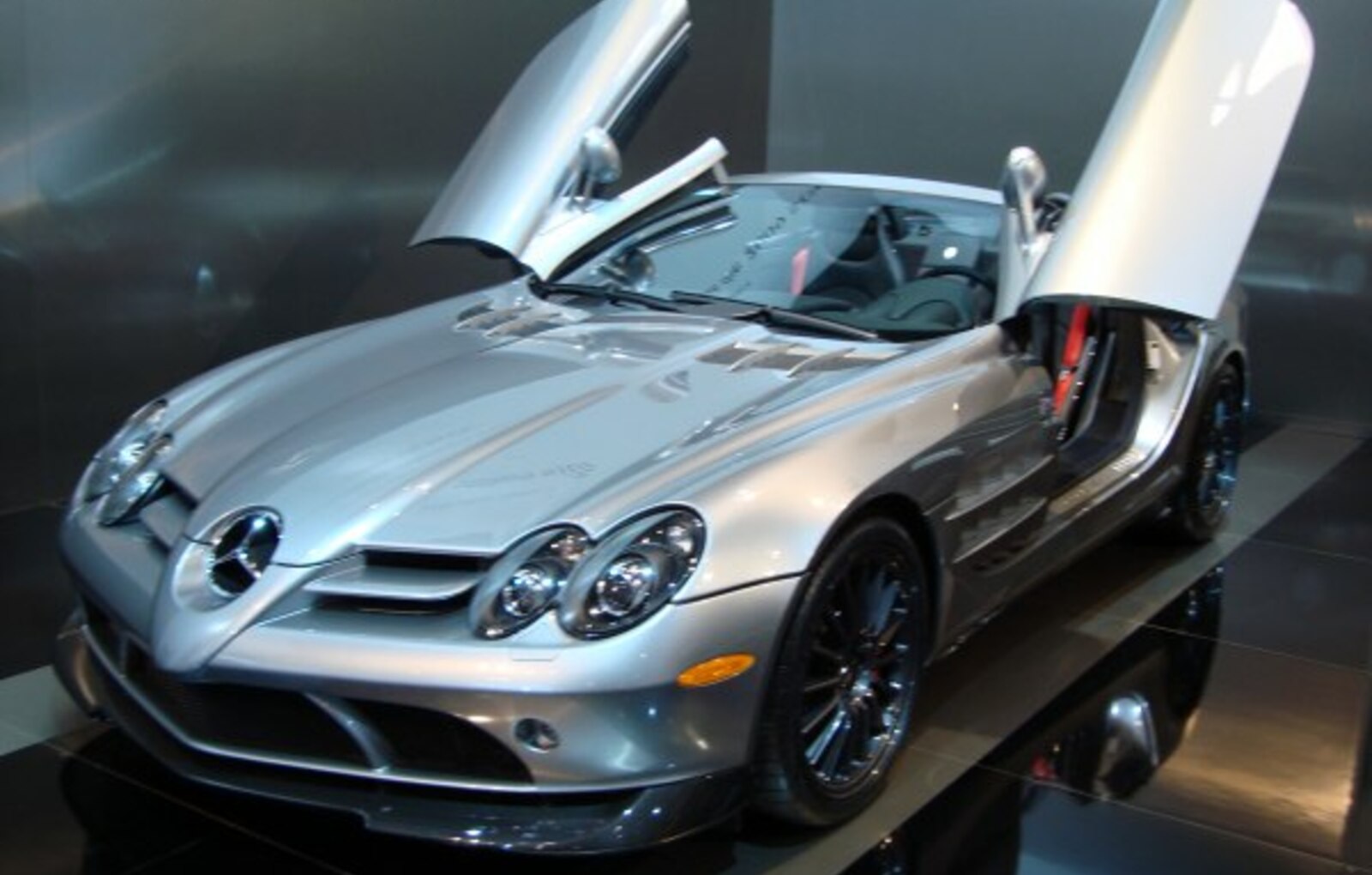 Mercedes-Benz SLR McLaren (R199) Roadster 5.5 V8 Kompressor (626 Hp) AMG SPEEDSHIFT R 2007, 2008, 2009 