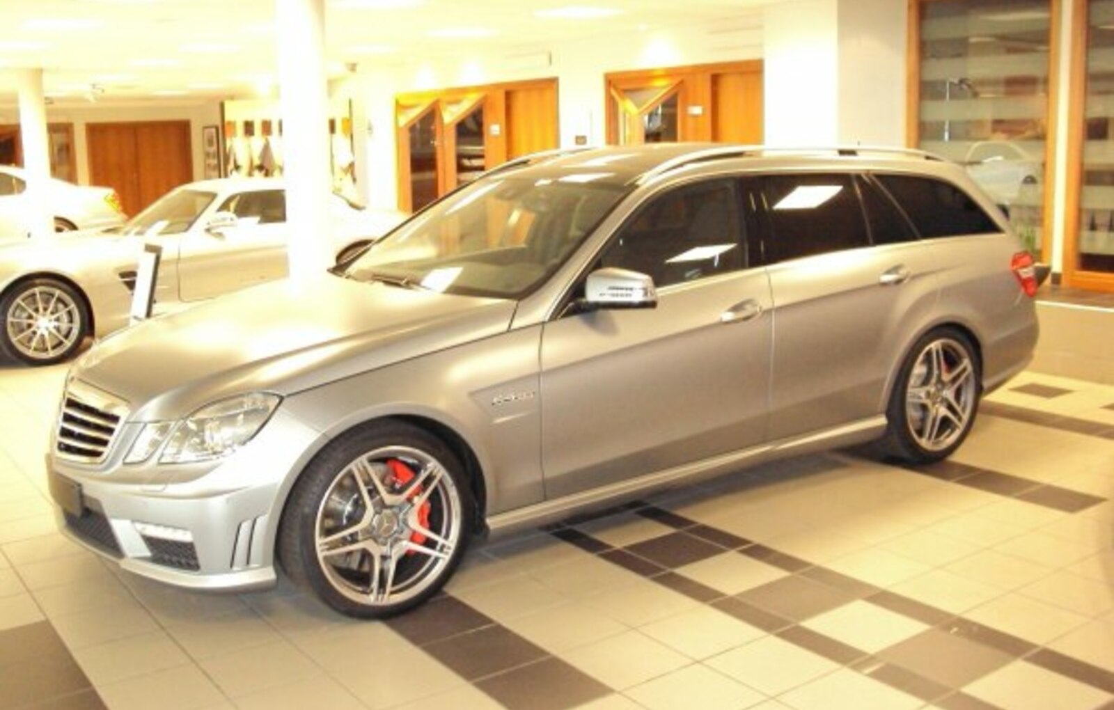 Mercedes-Benz E-class T-modell (S212) AMG E 63 V8 BITURBO (525 Hp) AMG SPEEDSHIFT MCT 2011, 2012 