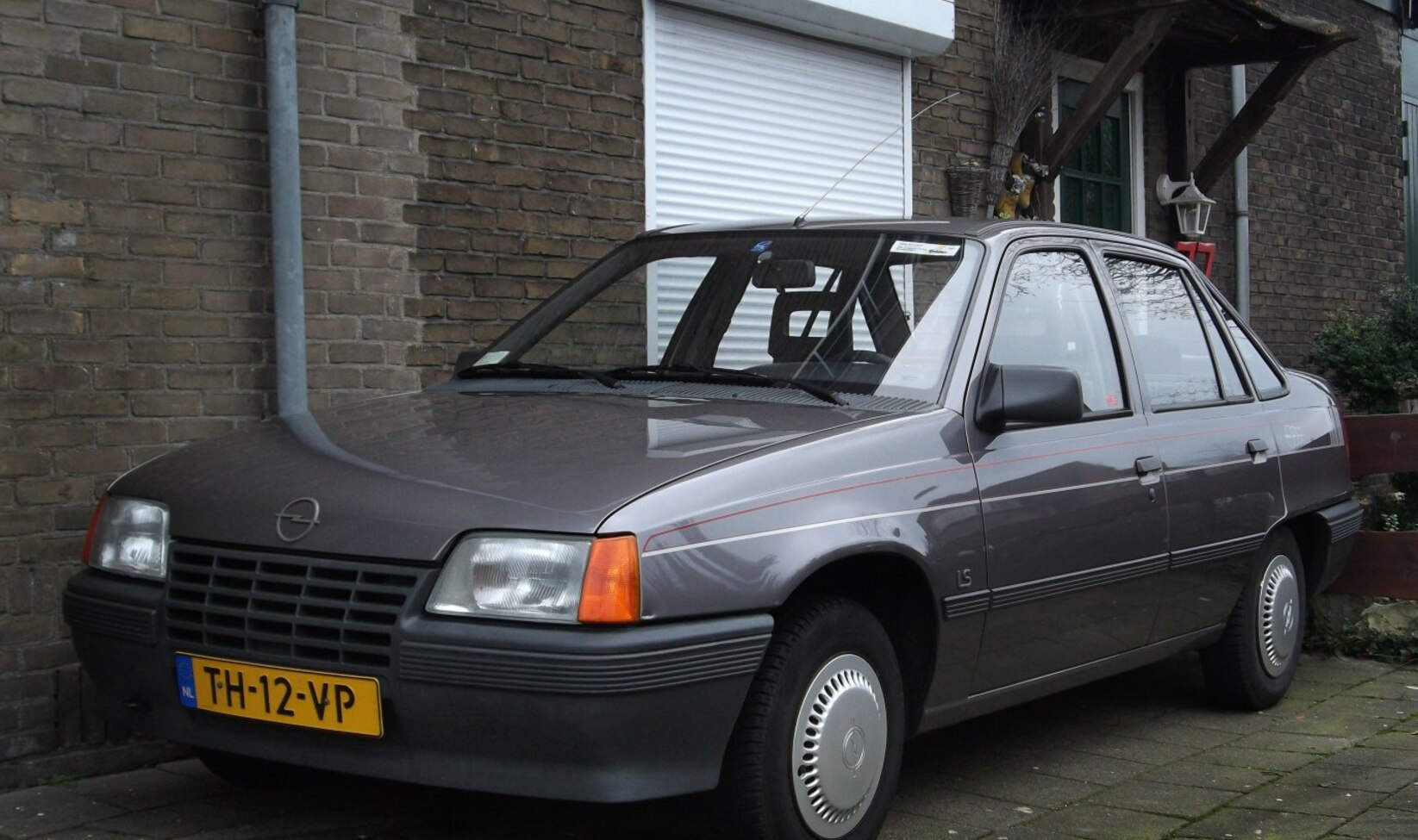 Opel Kadett E 1.6i CAT (75 Hp) 1986, 1987