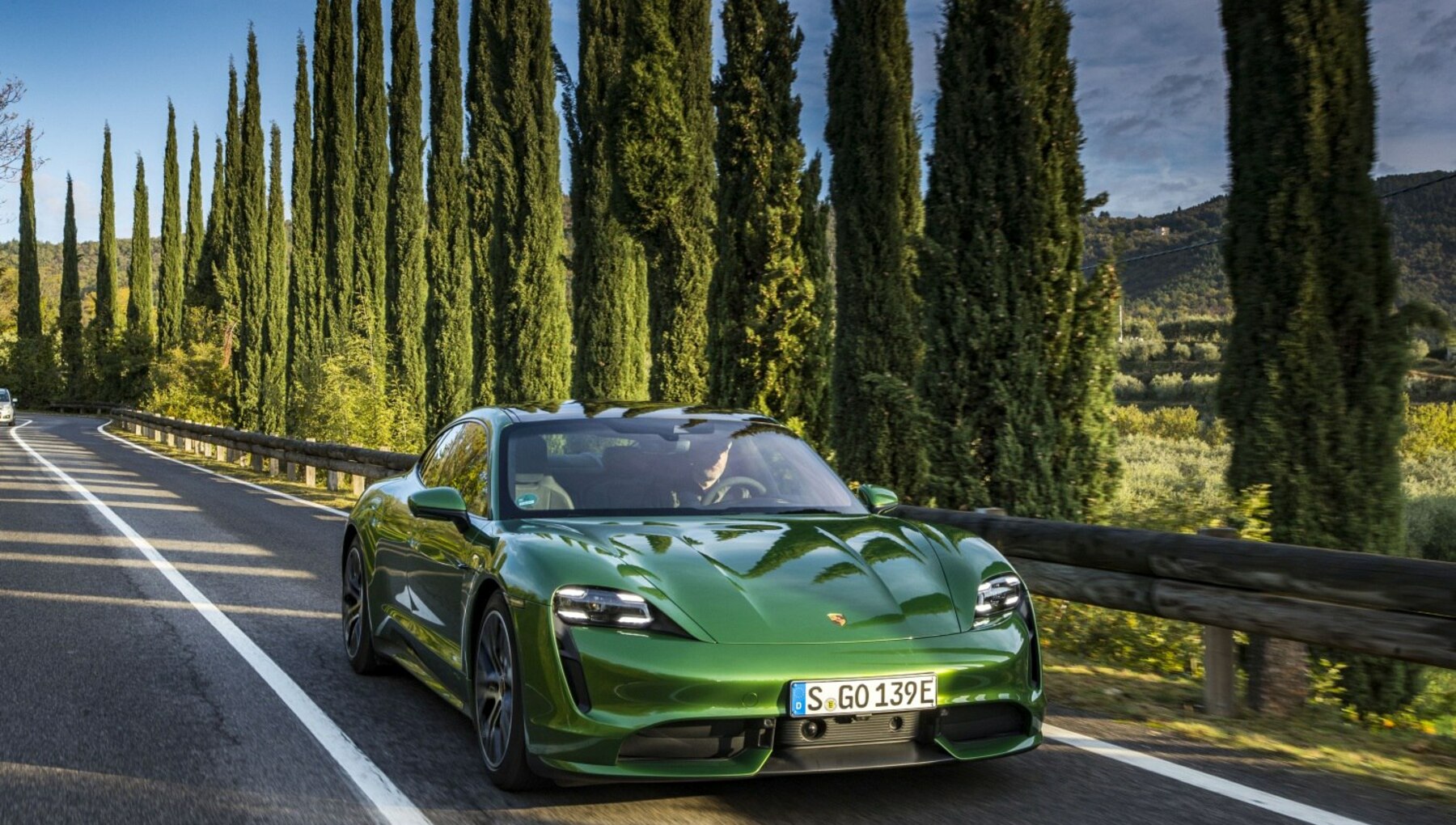 Porsche Taycan Performance Plus 93.4 kWh (476 Hp) 2021, 2022 