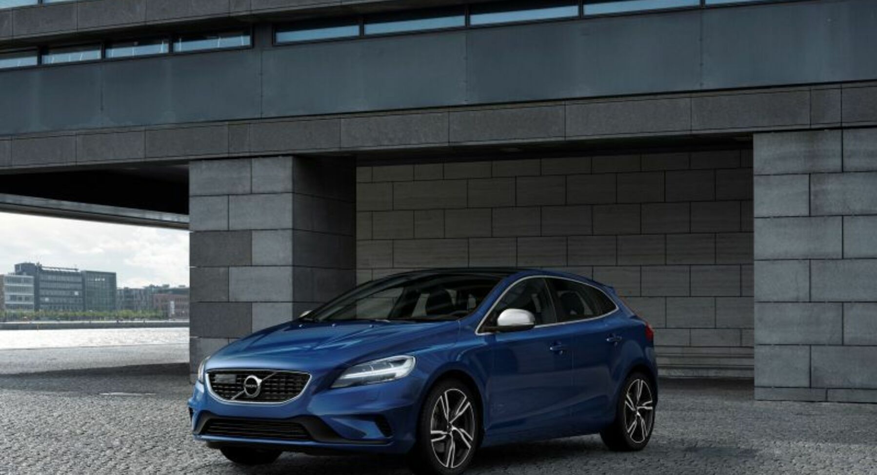 Volvo V40 (facelift 2016) 2.0 D4 (190 Hp) Restricted Start/Stop 2016, 2017, 2018