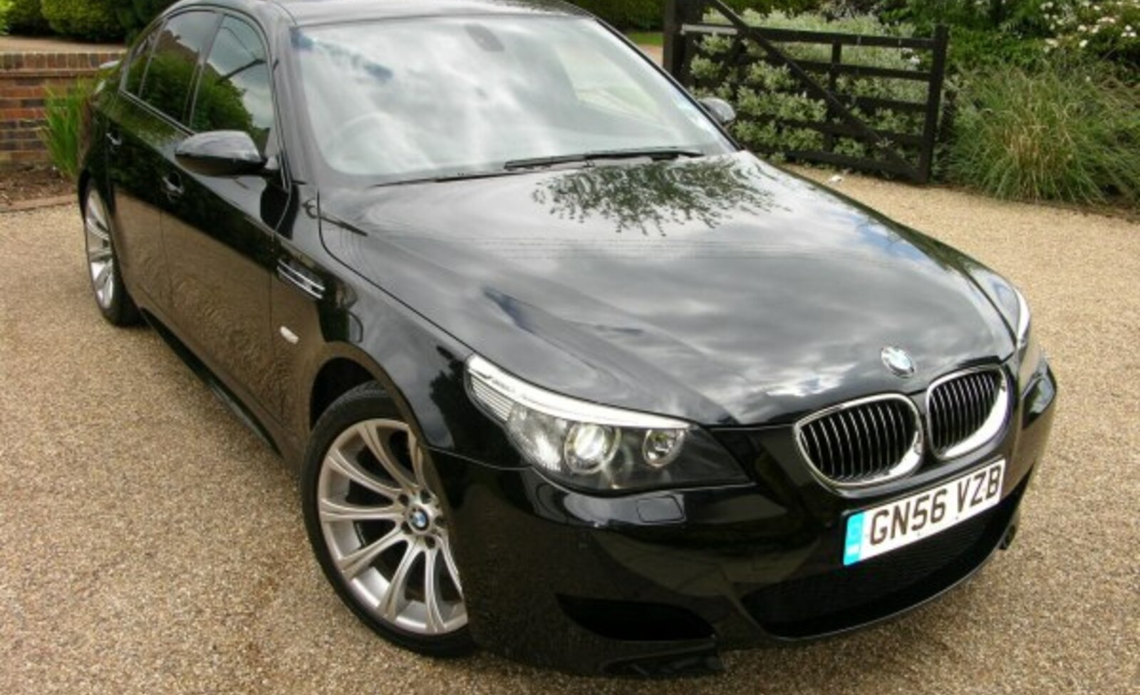 BMW M5 (E60) 5.0 V10 (507 Hp) SMG 2005, 2006, 2007