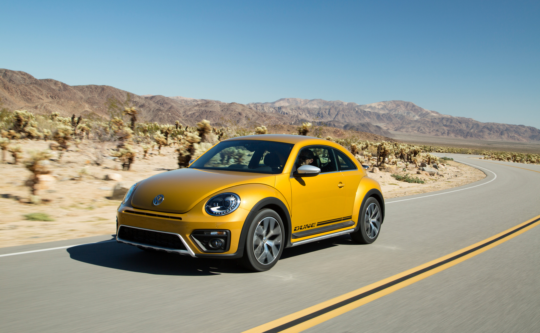 Volkswagen Beetle Dune 2.0 I4 TSI (220 Hp) DSG 2018