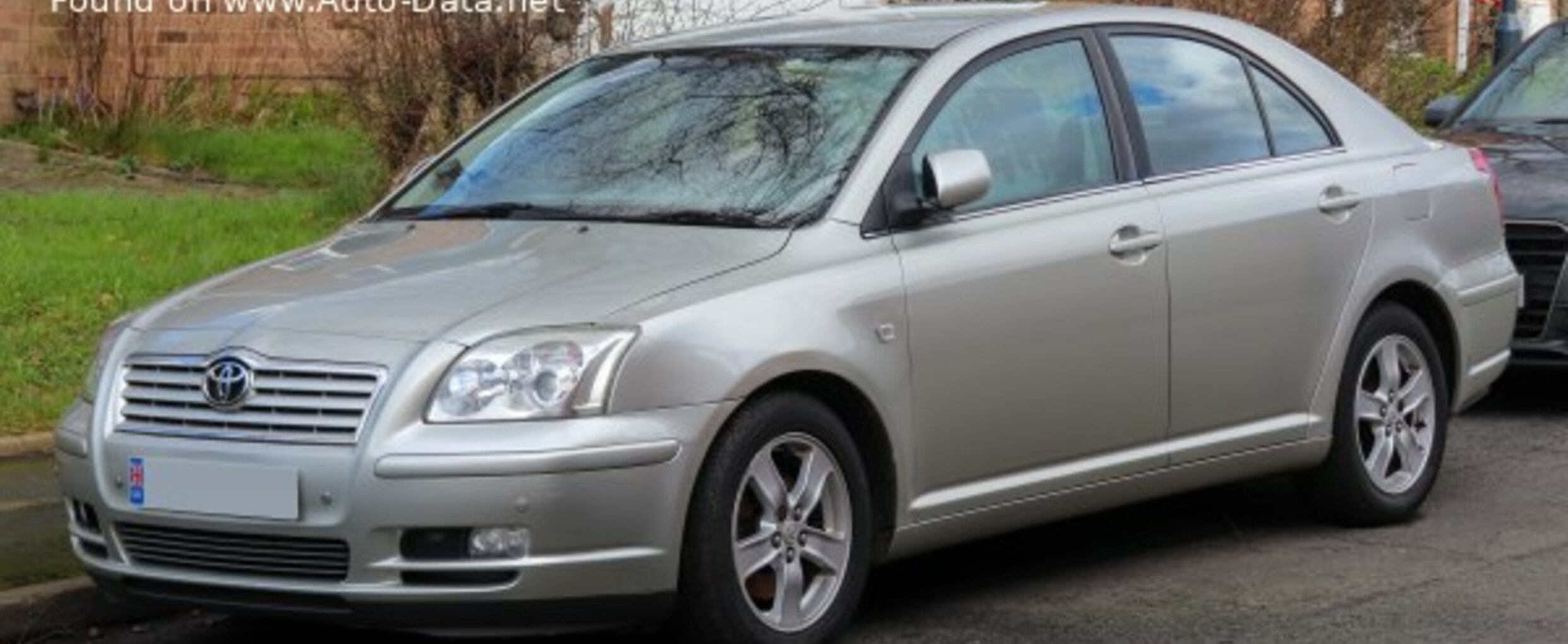 Toyota Avensis II Hatch 2.0 D-4D (147 Hp) Automatic 2003, 2004, 2005, 2006, 2007, 2008, 2009 