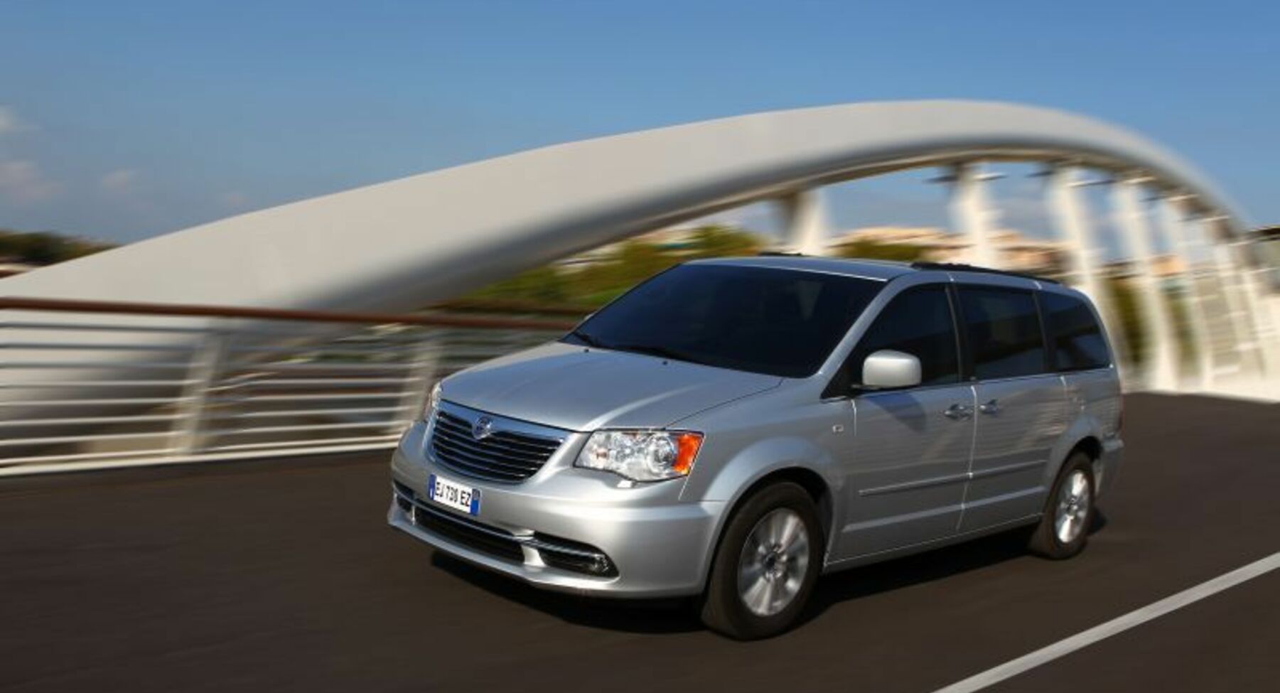 Lancia Voyager 3.6 Pentastar V6 (283 Hp) Automatic 2011, 2012, 2013, 2014, 2015