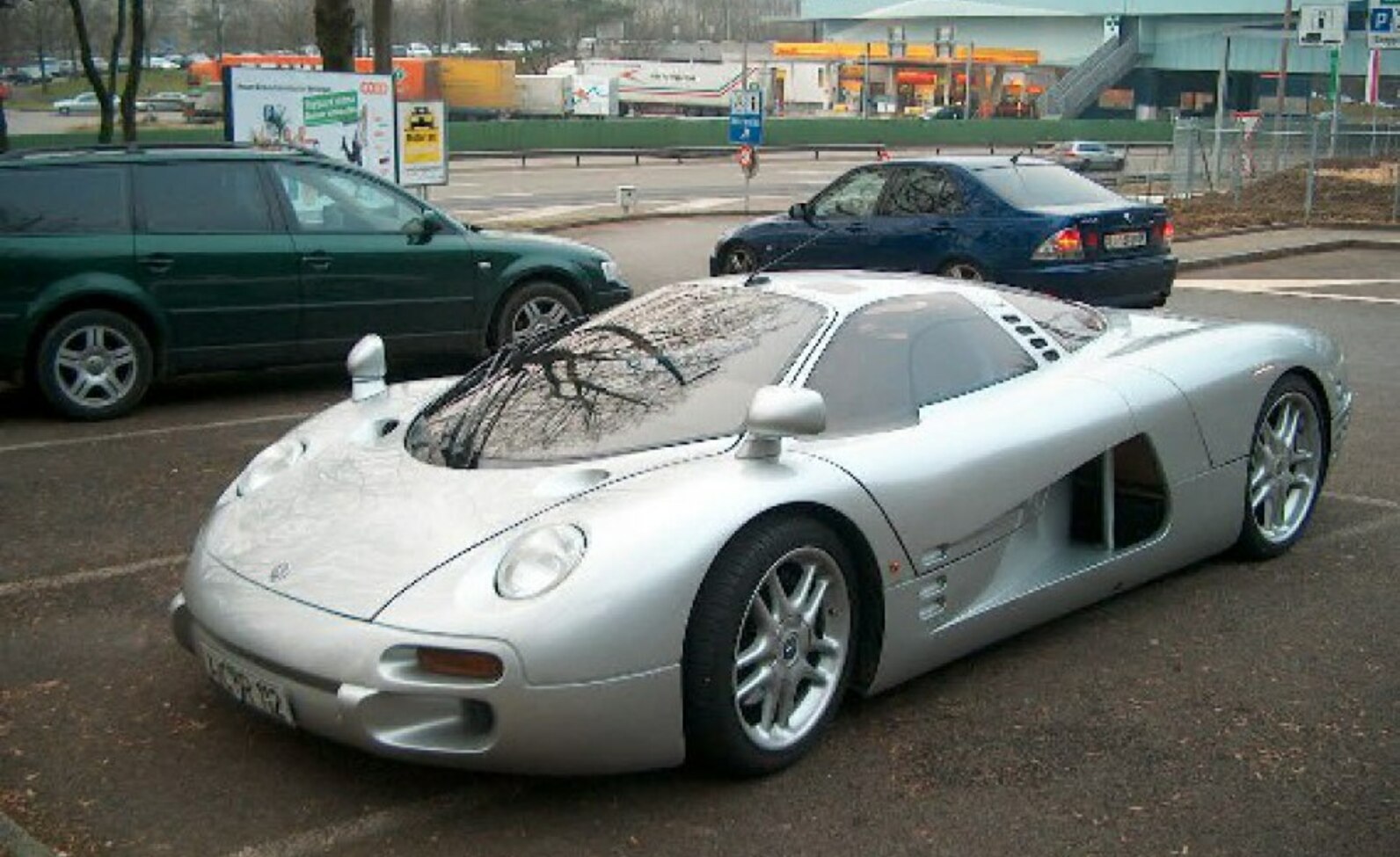 Isdera Commendatore 112i 6.9 V12(548 Hp) 1993, 1994, 1995, 1996, 1997, 1998, 1999